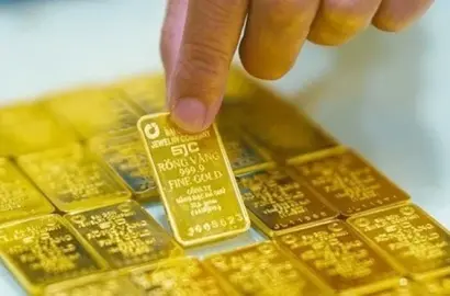 Giá vàng ngày 13/10/2025 tăng dựng đứng: SJC tiến sát mốc 141 triệu đồng