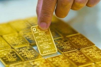 Giá vàng miếng lao dốc hơn 4 triệu đồng mỗi lượng, nhà đầu tư thận trọng trước biến động mạnh